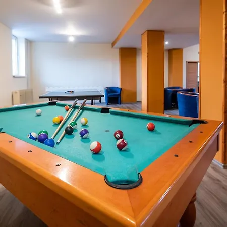 Poludnica Hotel *